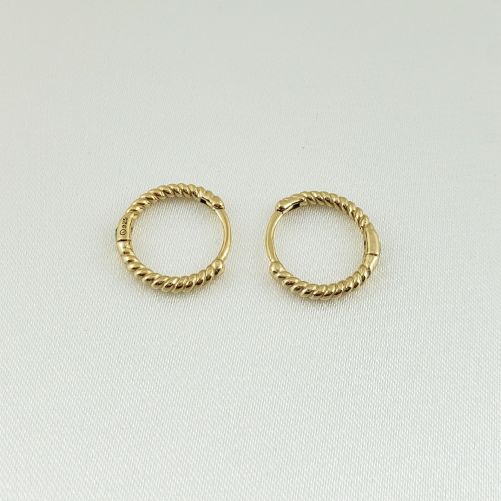 18K Gold Huggie Hoop Earrings